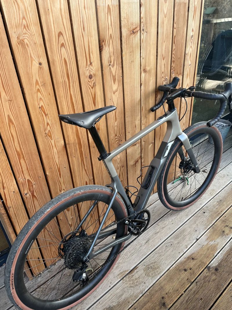3T Exploro Racemax Boost, karbon kola, Apex AXS vel.56
