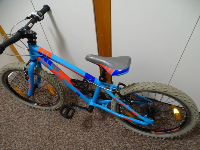 Cube Race 20" nevyužité kolo jako nové