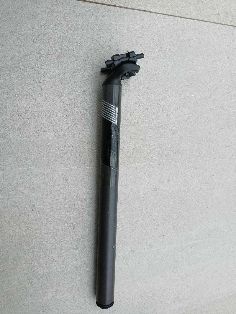 Sedlovka FSA SL-K 400mm, Carbonu, 20mm offset