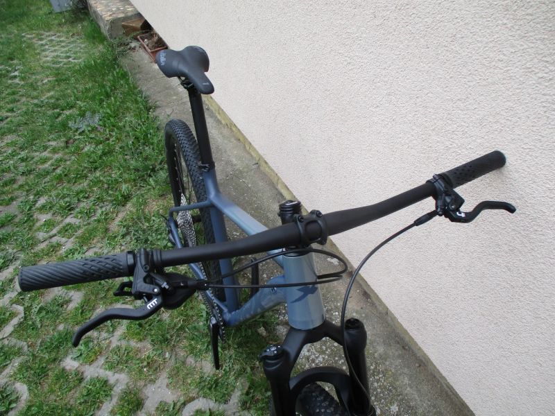 Rezervace kolo MRX ER25 V219,5", vidlice Manitou Machete air, Shimano Deore 1x12, BOOST pevné osy