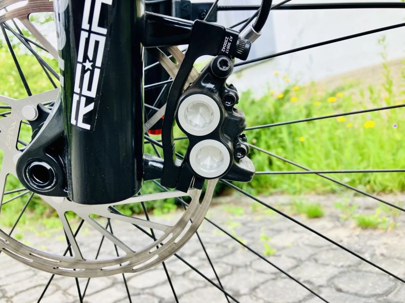 Unikátní custom stavba - terénní drtič, street fighter