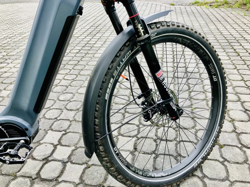 Unikátní custom stavba - terénní drtič, street fighter