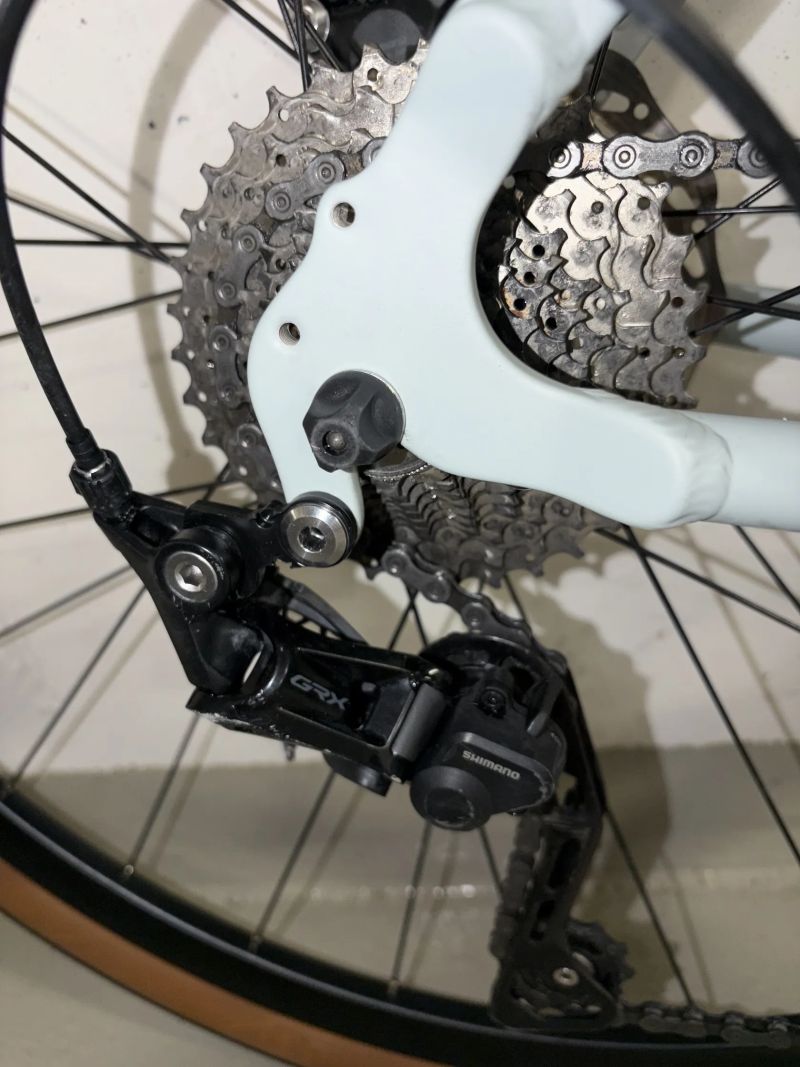 Gravel/Silniční Triban RC120, sada GRX 2x10, hydraulické brzdy, pláště Panaracer Gravelking 700x38