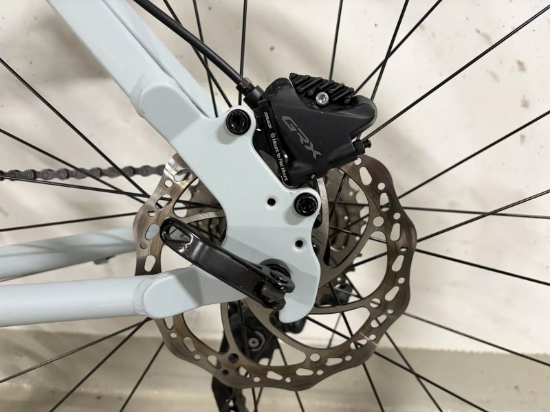 Gravel/Silniční Triban RC120, sada GRX 2x10, hydraulické brzdy, pláště Panaracer Gravelking 700x38