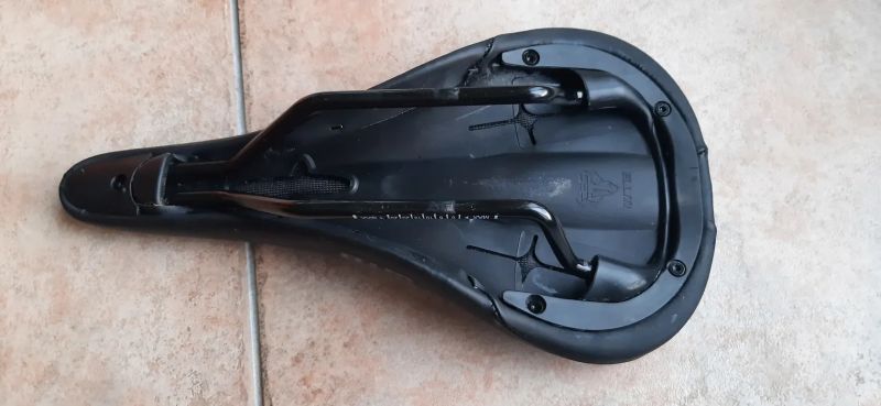 WTB Silverado prakticky nové sedlo 143 mm