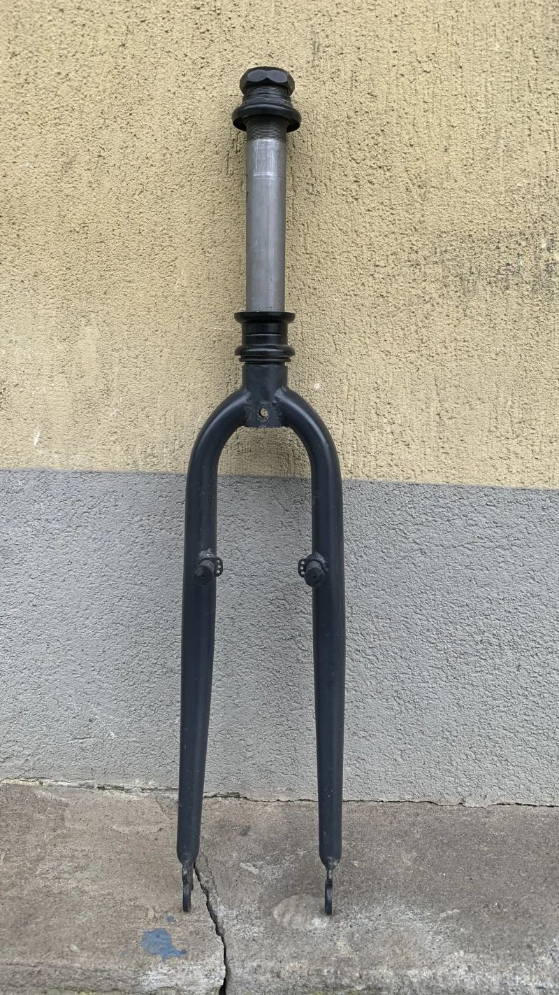 MTB vidlice 1 1/8 se závitem