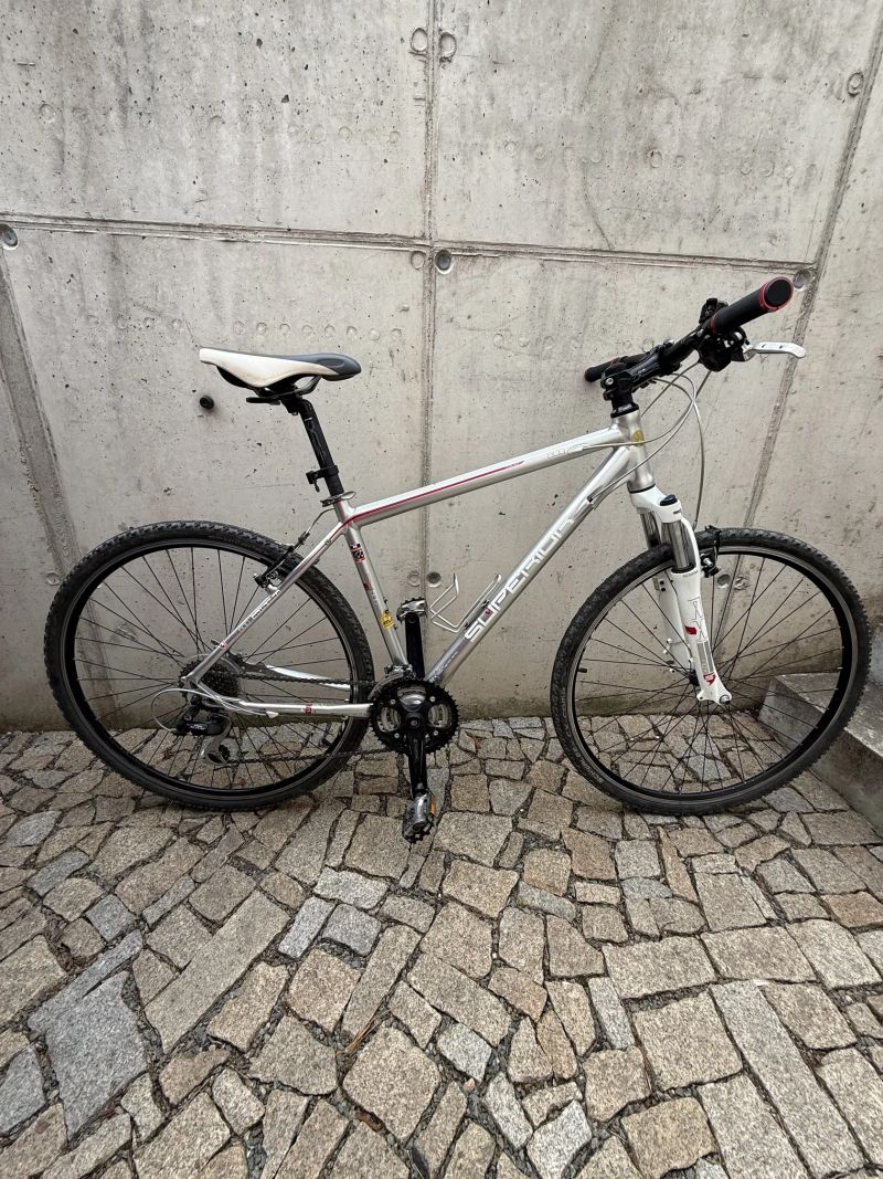 Trekové dámské kolo Superior