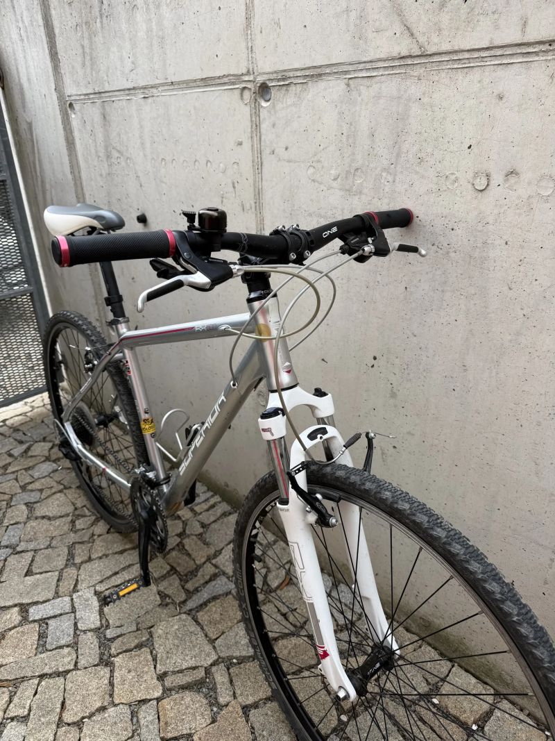 Trekové dámské kolo Superior