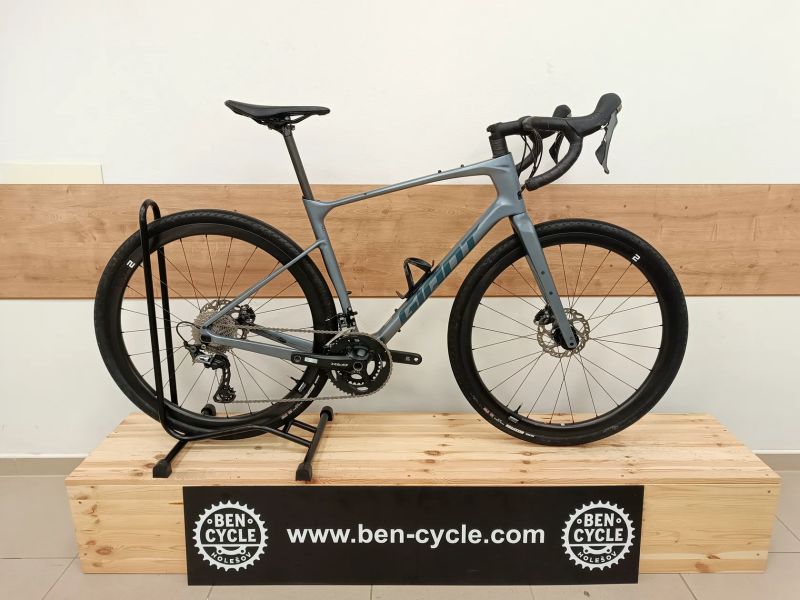 Giant Revolt advanced 0 - karbonová kola Giant