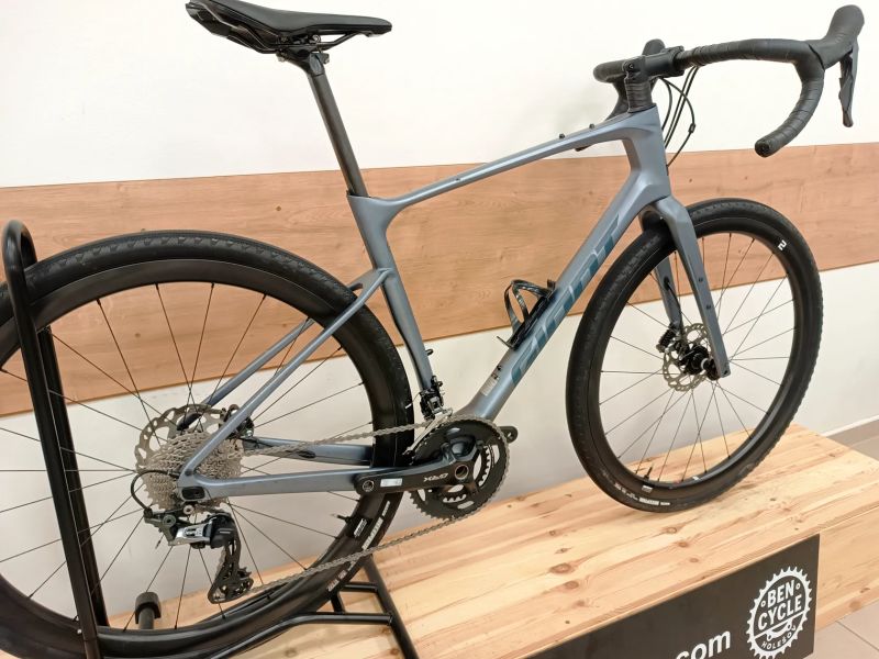 Giant Revolt advanced 0 - karbonová kola Giant