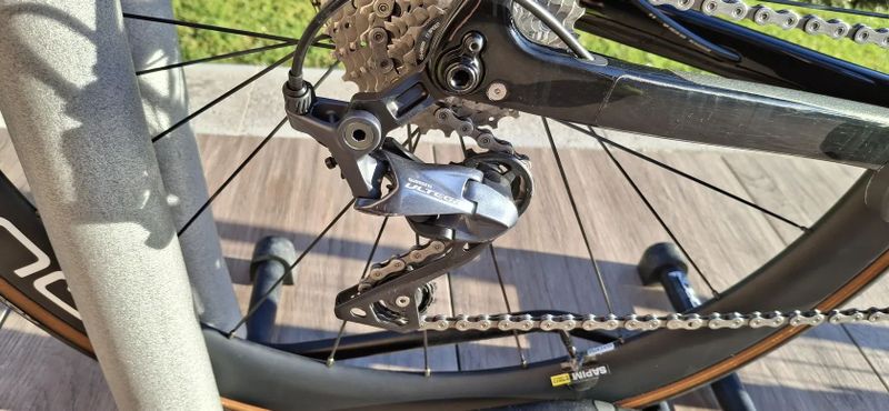 Merida Scultura 5000 provedeni Bahrain McLaren