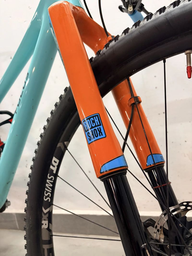 Focus O1E premium XX1 AXS vel.M