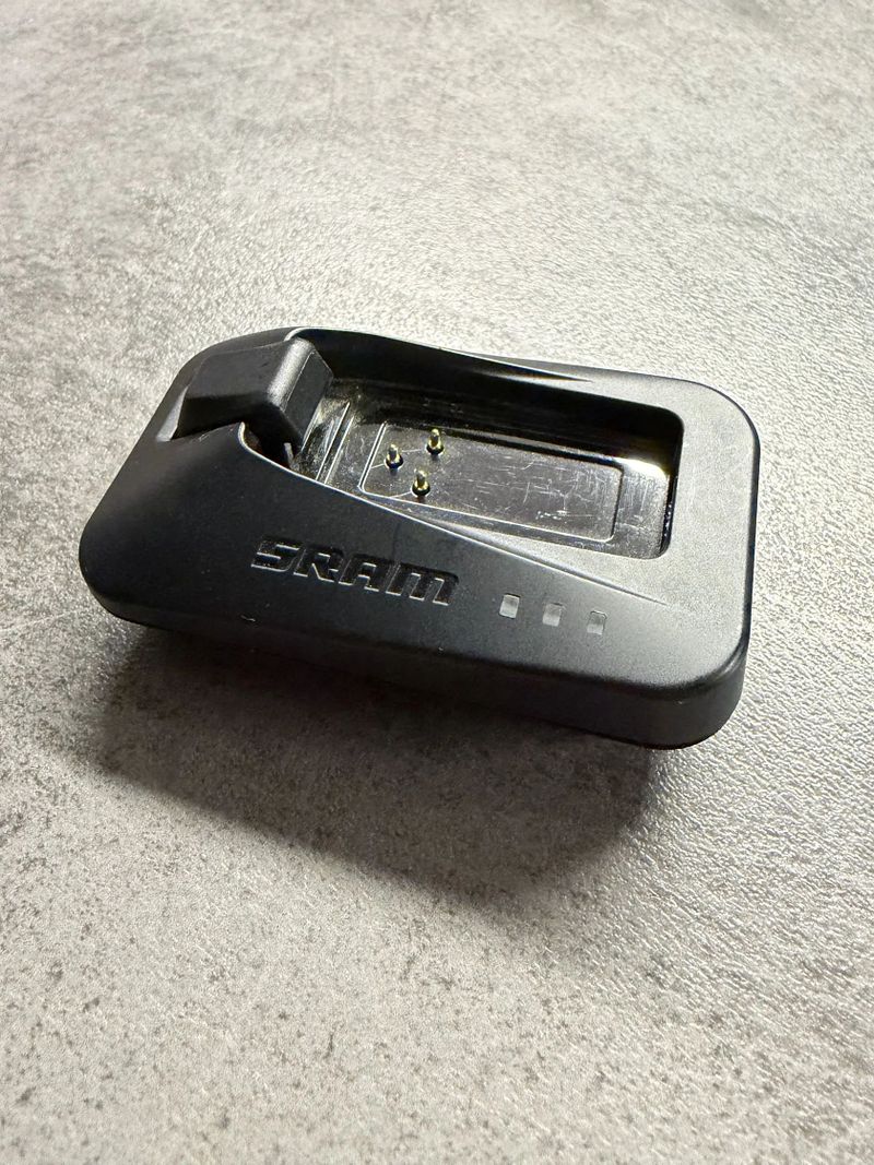 Focus O1E premium XX1 AXS vel.M