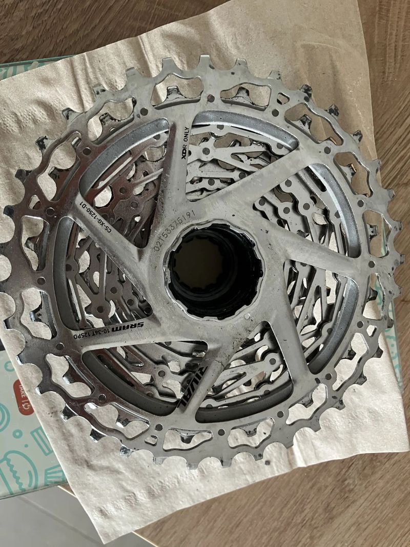 Kazeta SRAM Rival XG-1250 12-speed (nová za 2400 Kč)