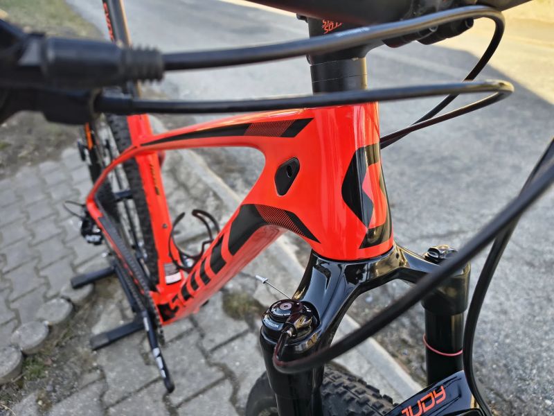 KARBONOVÉ HORSKÉ KOLO SCOTT .,. JAKO NOVÉ