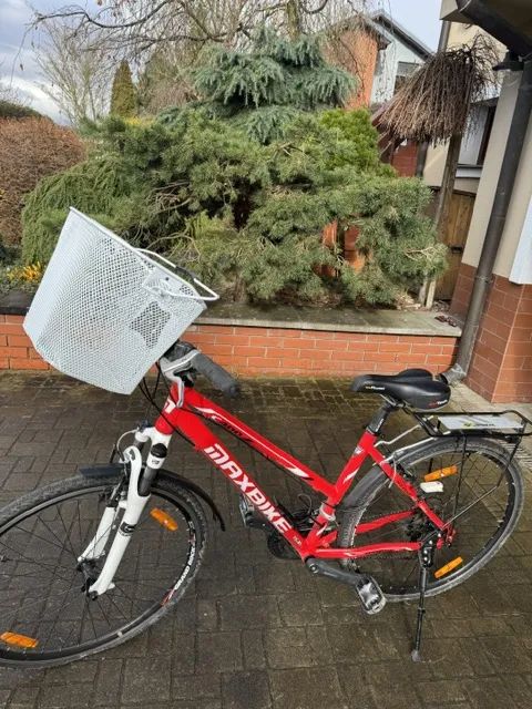 Dámské kolo Maxbike 28" – jako nové, výbava, jen 500 km