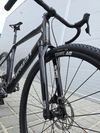 Gravel GHOST Asket CF 30th Limited SRAM XO AXS Transmission 28" - velikost L / Nové / RockShox Rudy