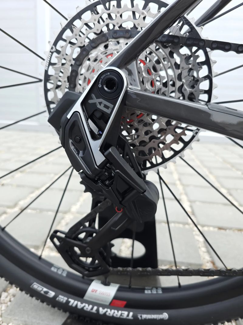 Gravel GHOST Asket CF 30th Limited SRAM XO AXS Transmission 28" - velikost L / Nové / RockShox Rudy