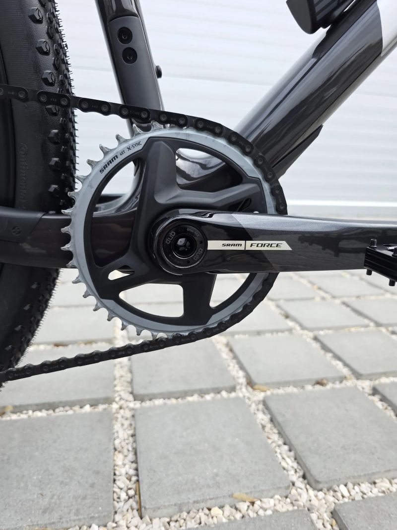 Gravel GHOST Asket CF 30th Limited SRAM XO AXS Transmission 28" - velikost L / Nové / RockShox Rudy