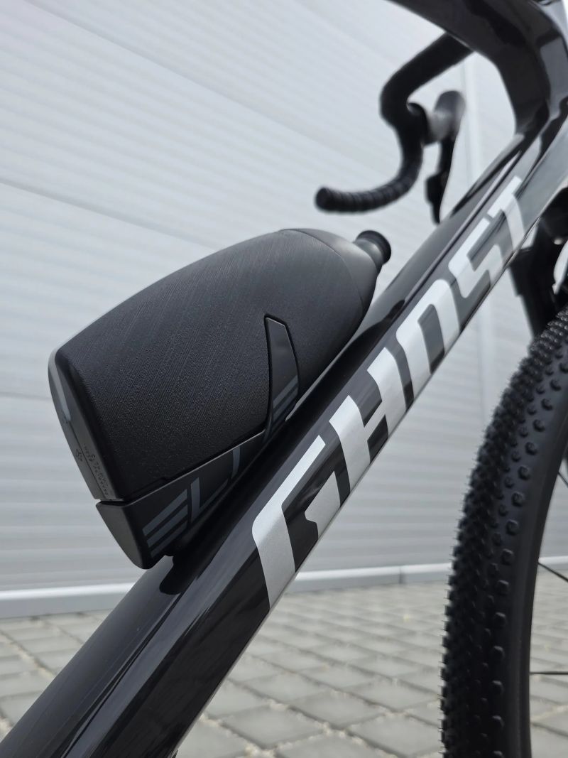 Gravel GHOST Asket CF 30th Limited SRAM XO AXS Transmission 28" - velikost L / Nové / RockShox Rudy