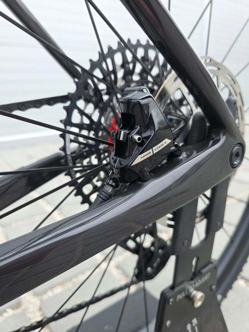 Gravel GHOST Asket CF 30th Limited SRAM XO AXS Transmission 28" - velikost L / Nové / RockShox Rudy