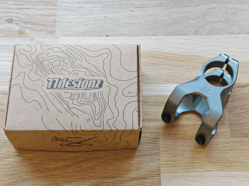 představec 77designz One Piece Stem, délka 35mm, průměr 35mm, 0° sklon, váha 74g!