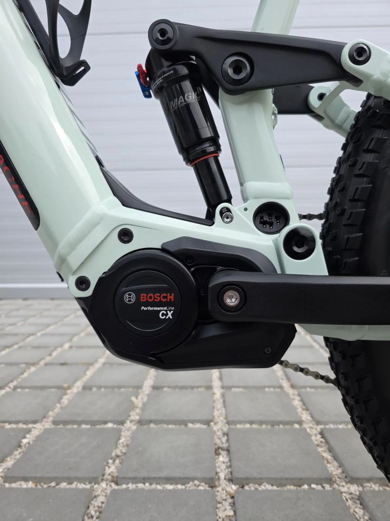 Elektrokolo Moustache Samedi Wide 625Wh Bosch Performance CX 27,5" velikost S