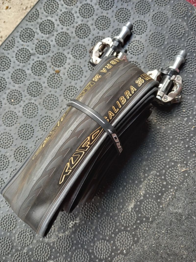 Tufo pláště nové 