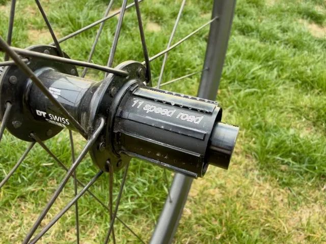 Zapletená karbonová silniční kola Roval C38