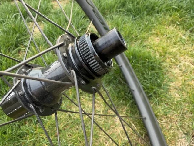 Zapletená karbonová silniční kola Roval C38