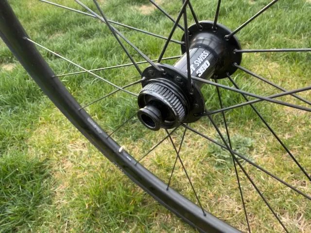 Zapletená karbonová silniční kola Roval C38