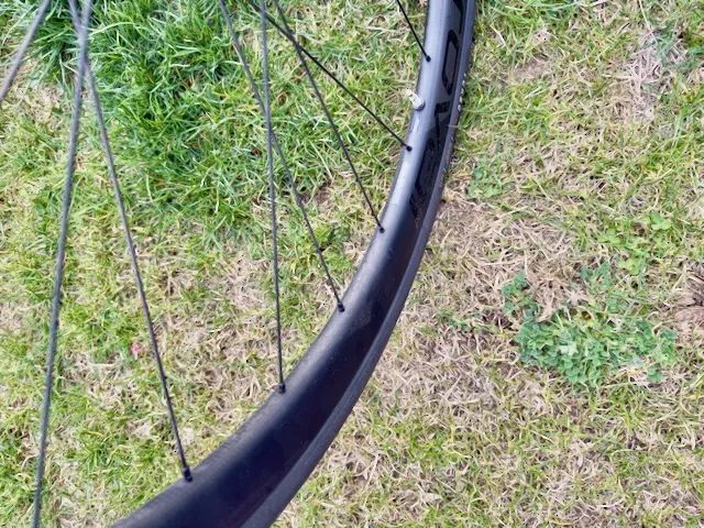 Zapletená karbonová silniční kola Roval C38