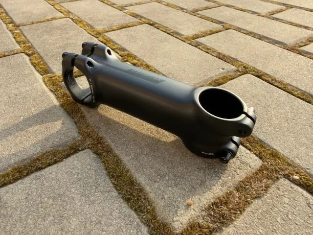 Silniční představec Specialized 110mm 7st.