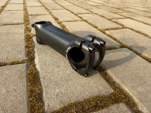 Silniční představec Specialized 110mm 7st.