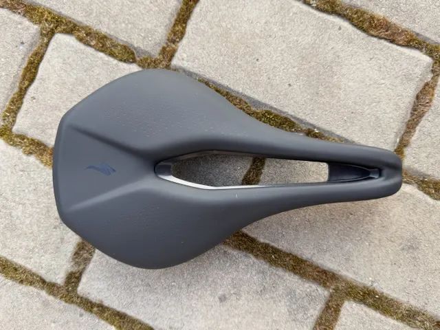 Sedlo Specialized Power Comp 143mm