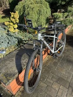 Giant Talon 29" – výborný stav, výbava (nosič, blatníky)