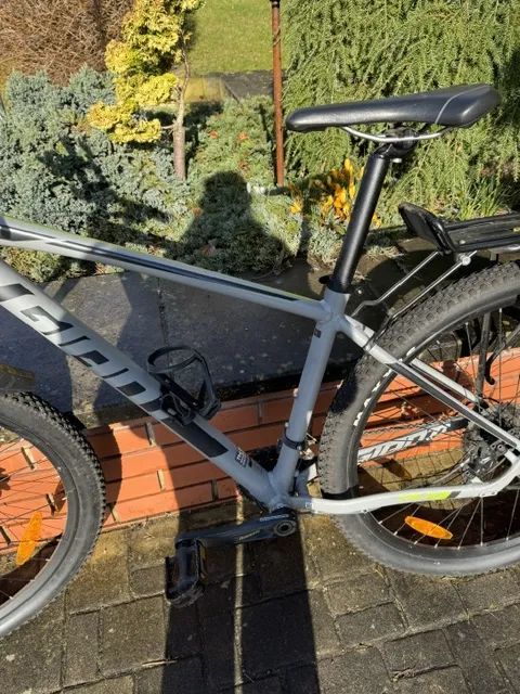 Giant Talon 29" – výborný stav, výbava (nosič, blatníky)