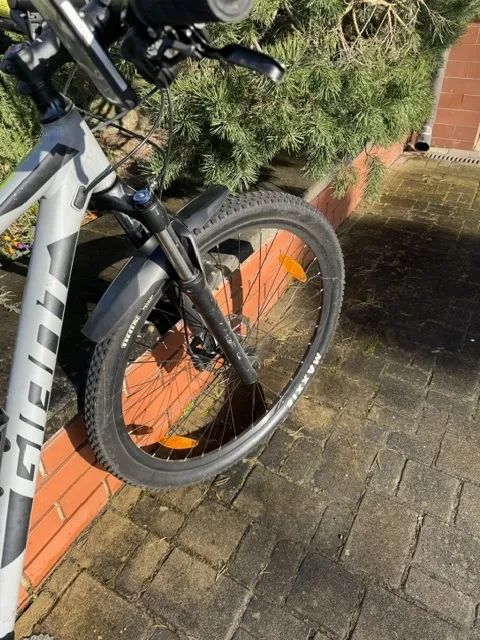 Giant Talon 29" – výborný stav, výbava (nosič, blatníky)