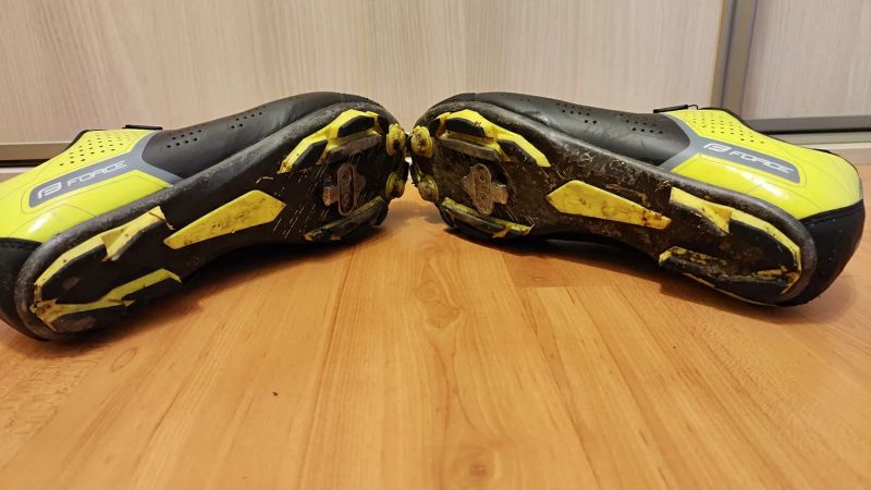 Tretry Force Devil PRO vel. 42