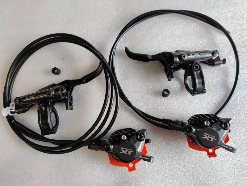 Shimano XT BR-M8200 (s chladičem) - pár