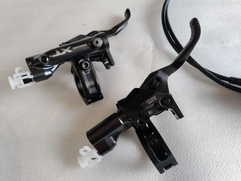 Shimano XT BR-M8200 (s chladičem) - pár