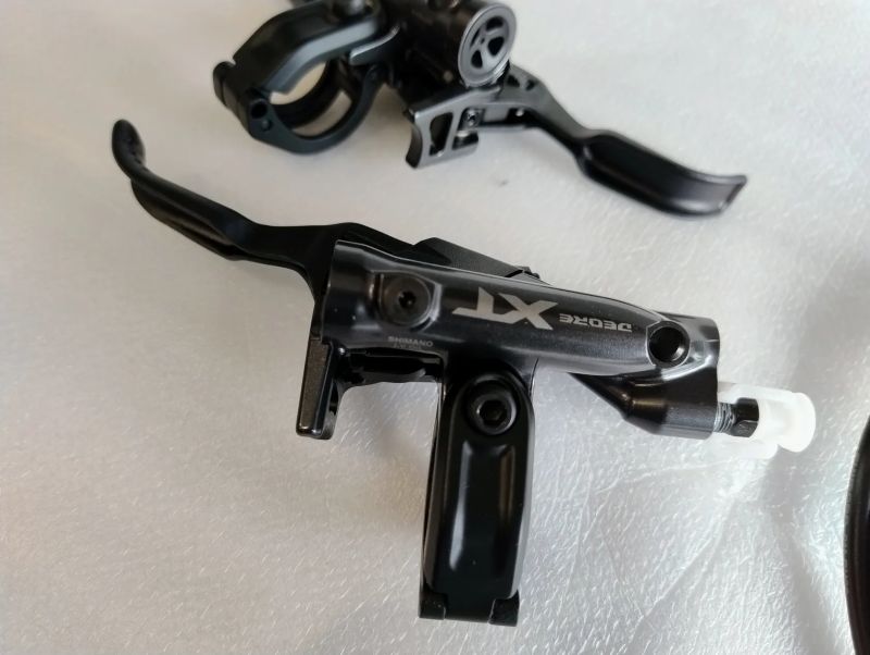 Shimano XT BR-M8200 (s chladičem) - pár