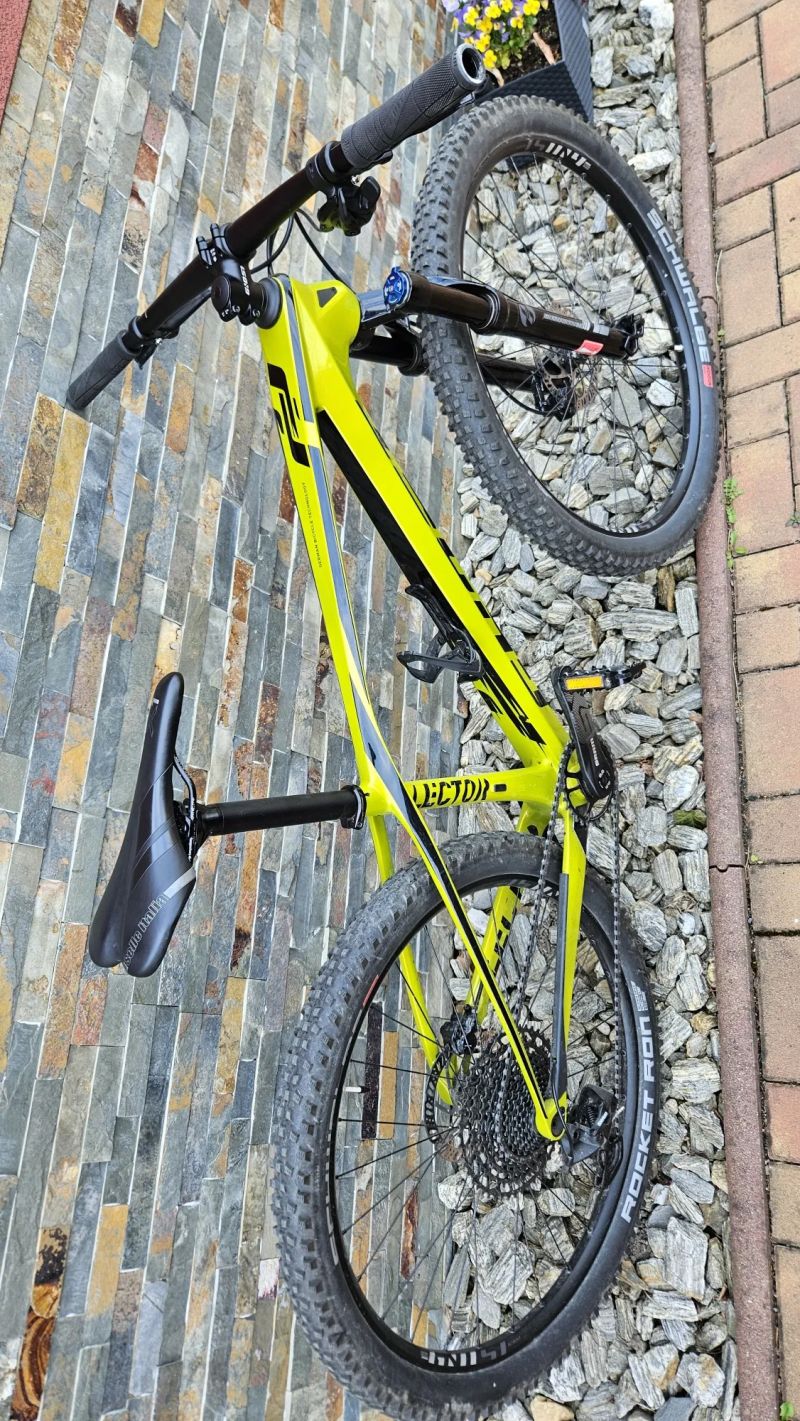 Ghost Lector Karbon, na výšku 140 až 160cm, stav nového kola! bez škrábanců a plně funkční.