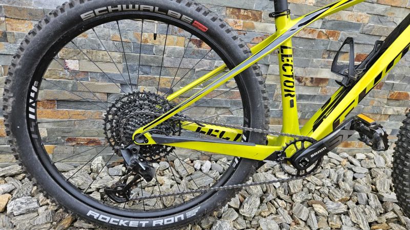 Ghost Lector Karbon, na výšku 140 až 160cm, stav nového kola! bez škrábanců a plně funkční.