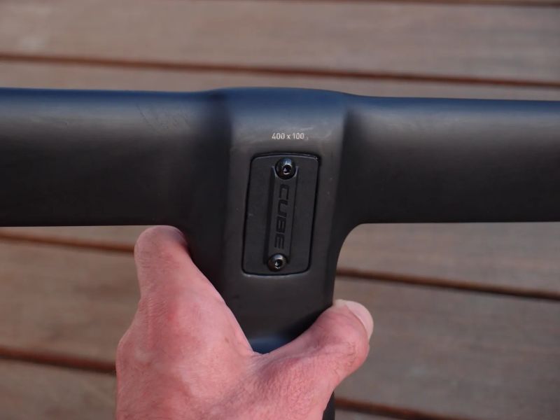 Karbónové kombo - cockpit Litening Aero C:68X 400/100 mm 2025