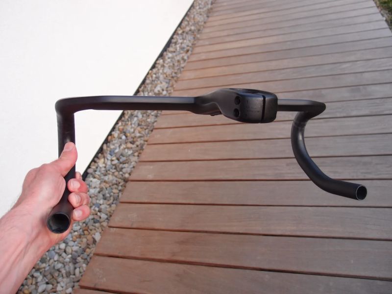 Karbónové kombo - cockpit Litening Aero C:68X 400/100 mm 2025