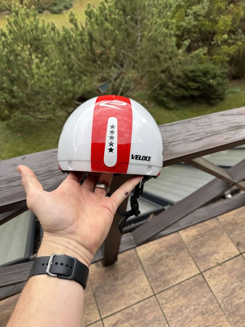 Přilba na časovku Ekoi