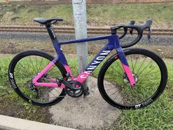 Silniční karbonove kolo