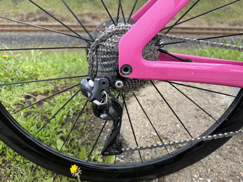 Silniční karbonove kolo