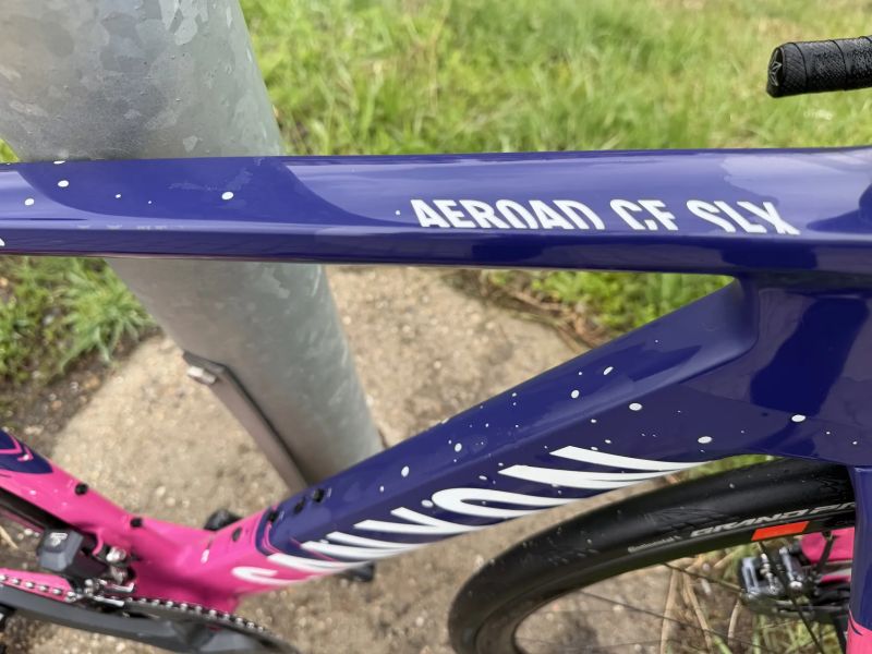 Silniční karbonove kolo